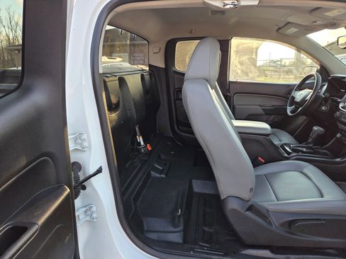 Used 2018 Chevrolet Colorado W/T image 17