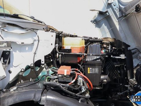 Used 2017 Ford F750 2WD Regular Cab Super Duty image 13