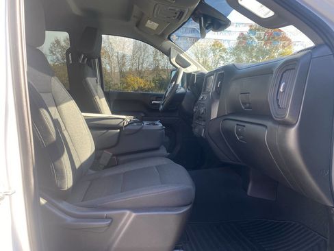 Used 2024 Chevrolet Silverado 2500 Custom w/ Custom Value Package image 15