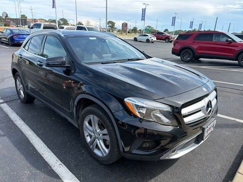 Used 2017 Mercedes-Benz GLA 250 4MATIC image 2