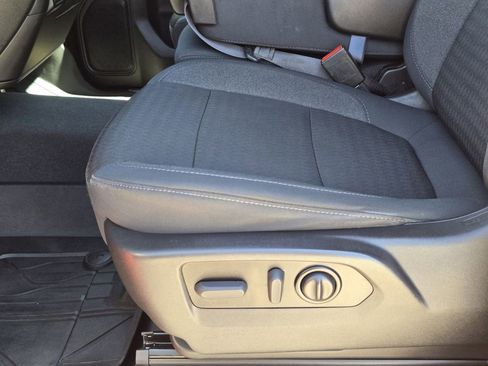 Used 2021 Chevrolet Silverado 1500 LT image 22