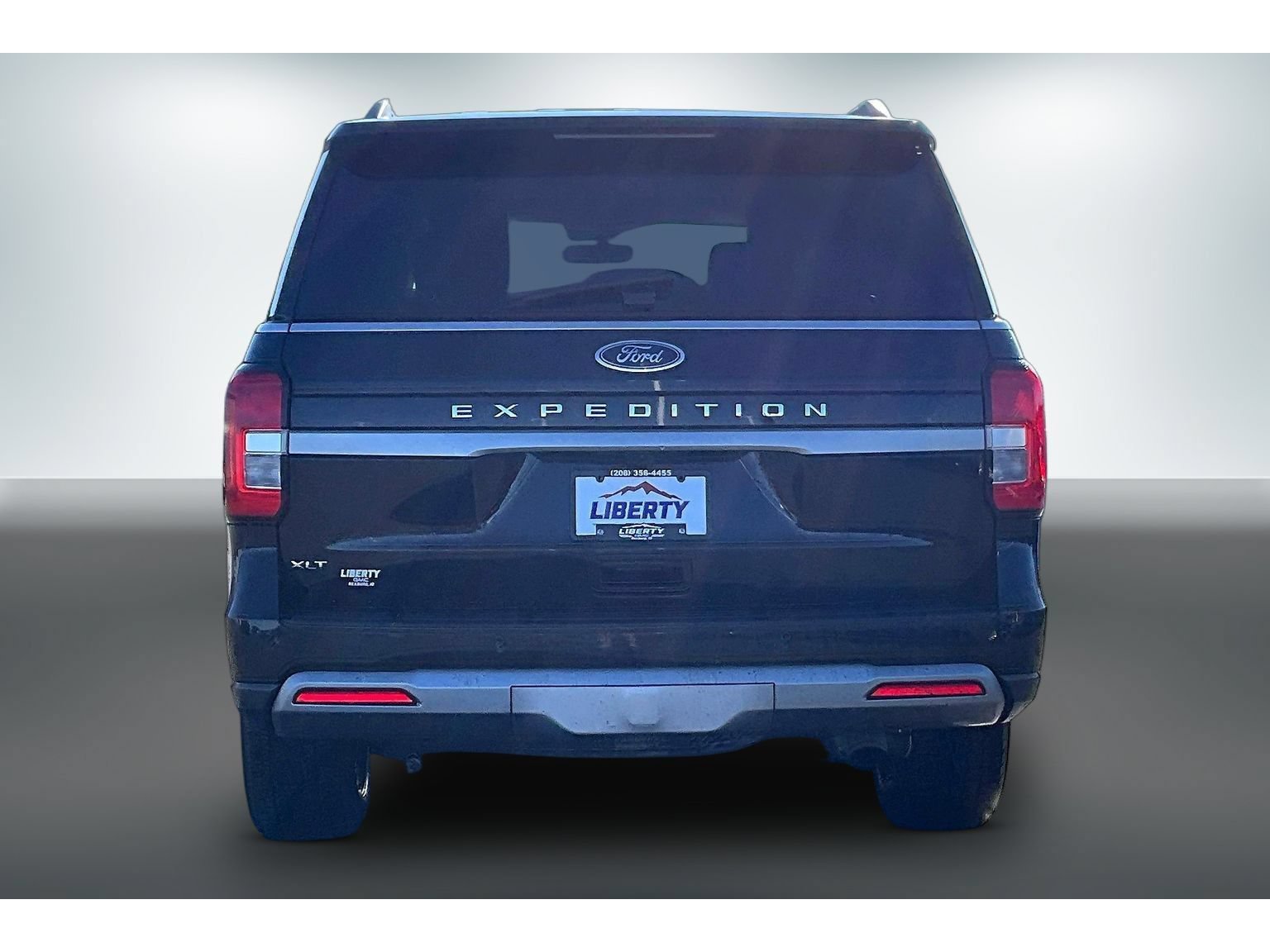 Used 2024 Ford Expedition XLT AWD/4WD image 5