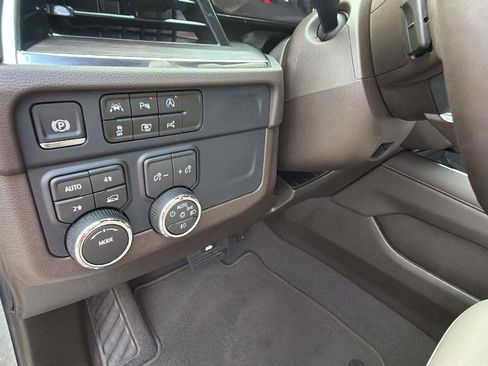 New 2026 Chevrolet Suburban LT w/ Comfort Package AWD/4WD image 20