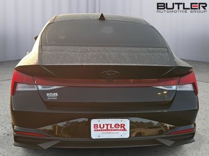 Used 2023 Hyundai Elantra SEL w/ Convenience Package