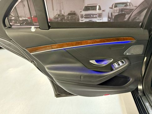 Used 2014 Mercedes-Benz S 550 Sedan image 34