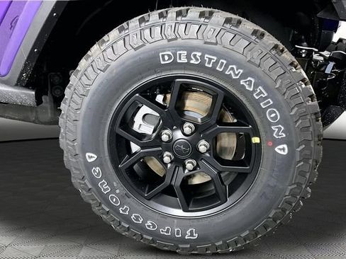 New 2026 Jeep Gladiator Sport AWD/4WD image 11