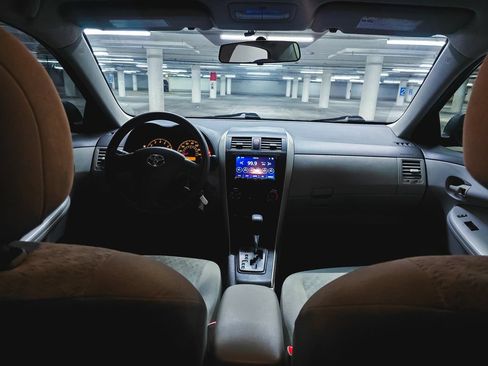 Used 2009 Toyota Corolla LE FWD image 3