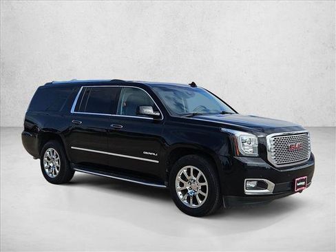Used 2016 GMC Yukon XL Denali w/ Open Road Package AWD/4WD image 3