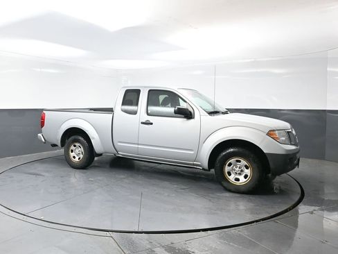 Used 2017 Nissan Frontier S RWD image 3