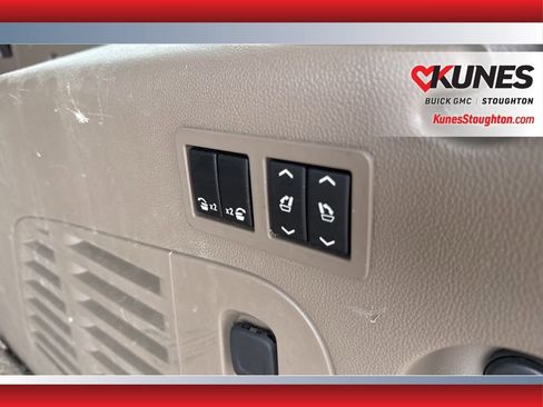 Used 2019 GMC Yukon XL SLT w/ Open Road Package image 16