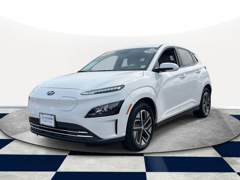 Certified 2023 Hyundai Kona SE w/ Cargo Package image 2