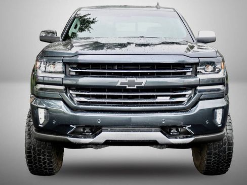 Used 2018 Chevrolet Silverado 1500 LTZ Z71 w/ LTZ Plus Package AWD/4WD image 10