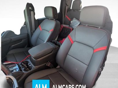 Used 2024 Chevrolet Colorado Z71 w/ Z71 Convenience Package 2