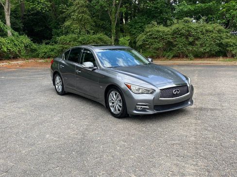 Used 2017 INFINITI Q50 3.0t Premium w/ 3.0T Premium Plus Package RWD image 5