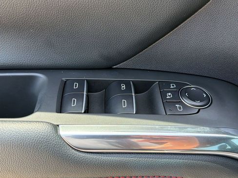 Used 2025 Chevrolet Traverse RS w/ LPO, Floor Liner Package FWD image 15