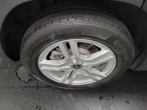 Used 2022 Mercedes-Benz GLB 250 4MATIC w/ Premium Package Lite image 11