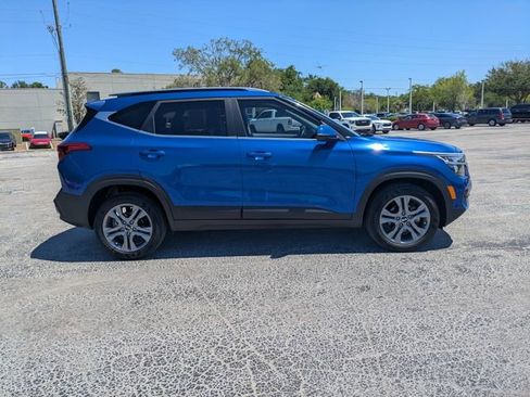 Used 2021 Kia Seltos S FWD image 3