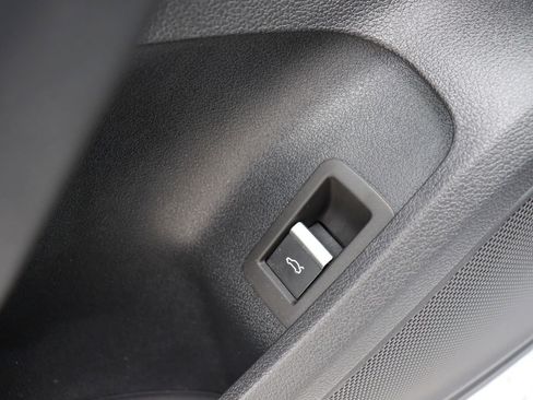 Used 2021 Audi A4 2.0T Premium w/ Convenience Package image 26