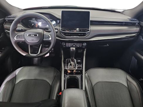 Used 2025 Jeep Compass Trailhawk AWD/4WD image 9