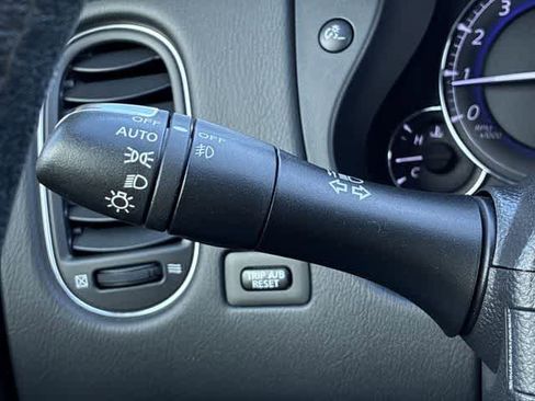 Used 2017 INFINITI QX50 2WD w/ Deluxe Touring Package image 29