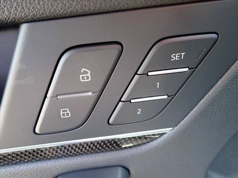 Used 2023 Audi SQ5 Premium Plus w/ Premium Plus Package AWD/4WD image 17
