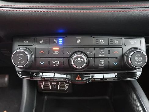 Used 2023 Dodge Durango GT RWD image 30