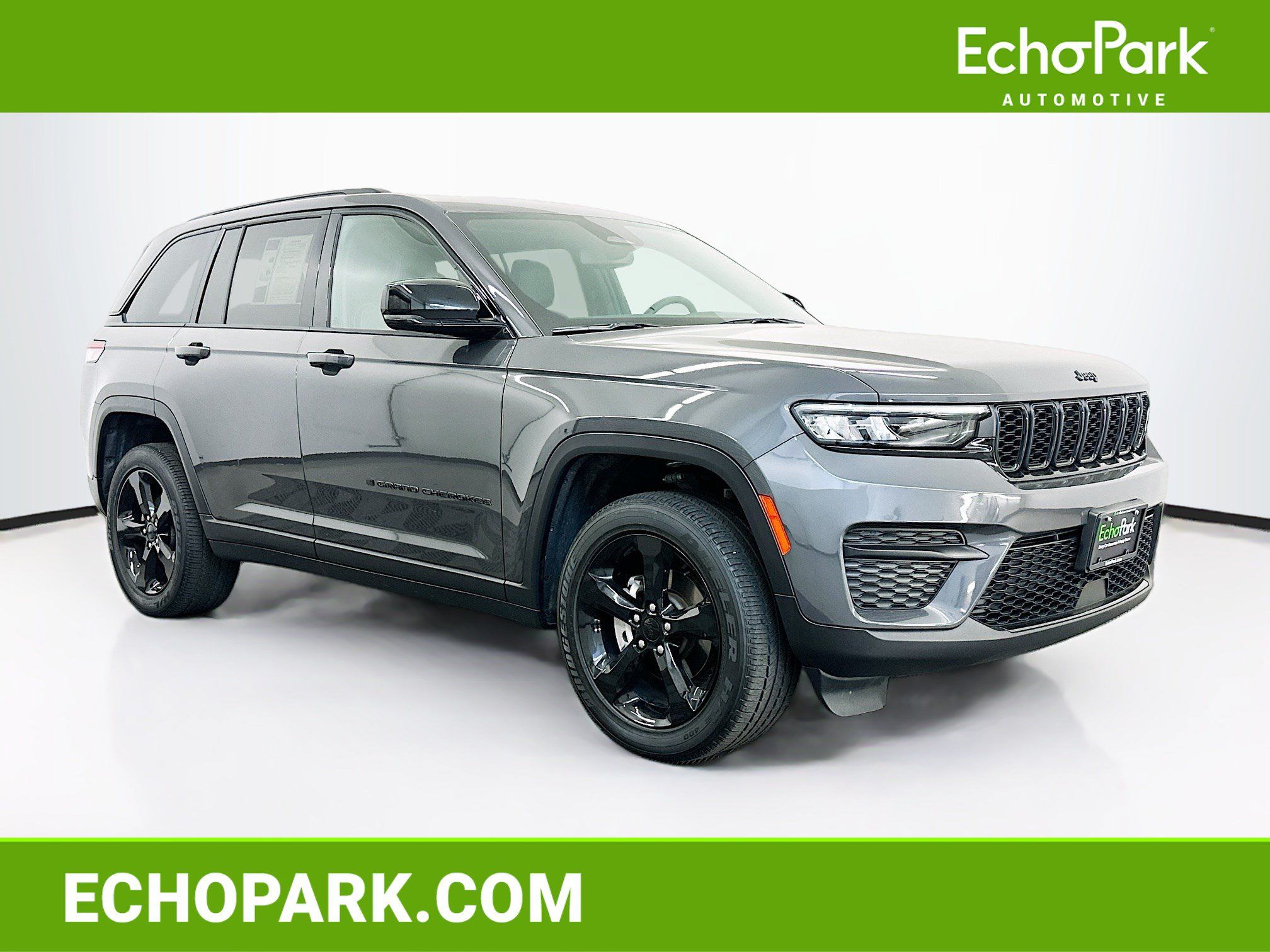 Used 2023 Jeep Grand Cherokee Altitude AWD/4WD image 1