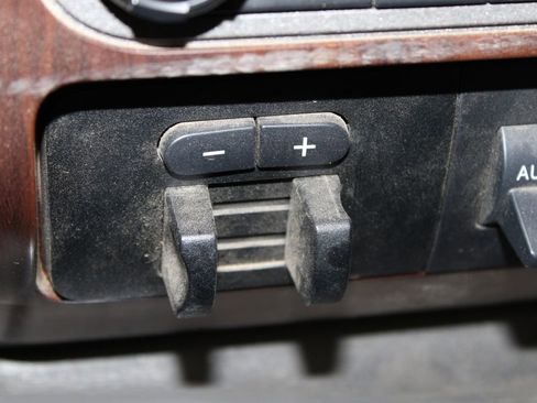 Used 2011 Ford F450 Lariat w/ Lariat Ultimate Pkg image 28