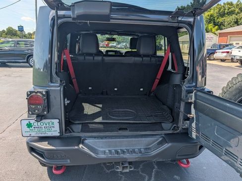 Used 2017 Jeep Wrangler Unlimited Rubicon AWD/4WD image 23
