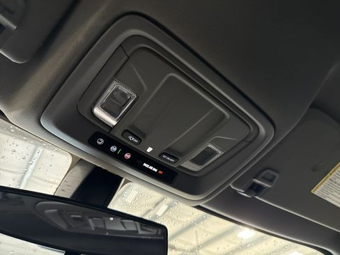 Used 2019 GMC Sierra 1500 SLE w/ SLE Value Package AWD/4WD image 12