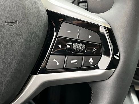 Used 2025 BMW i4 eDrive40 image 21