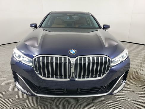 Used 2022 BMW 750i xDrive w/ Executive Package image 3