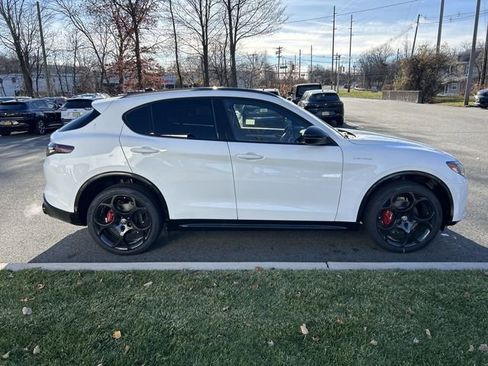 New 2025 Alfa Romeo Stelvio Sprint w/ Veloce Package image 9