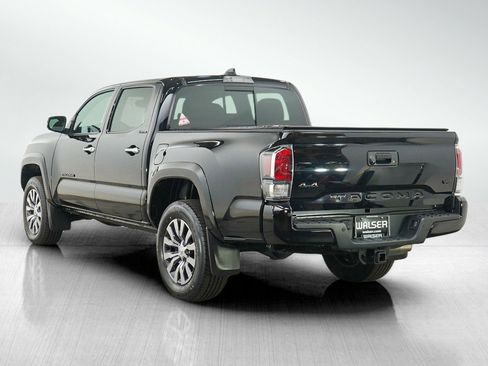 Used 2022 Toyota Tacoma Limited AWD/4WD image 3