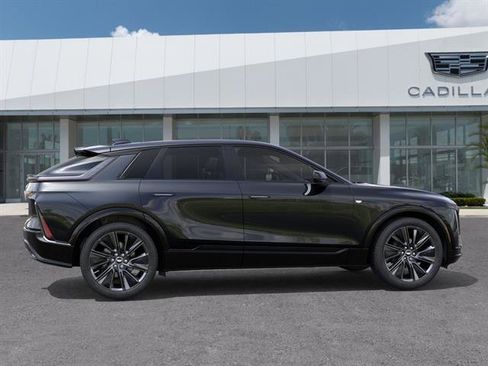 New 2026 Cadillac Lyriq Signature Sport AWD/4WD image 6