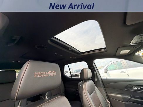 Used 2023 Chevrolet Traverse High Country w/ LPO, Cargo Package AWD/4WD image 4