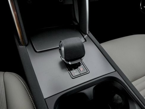 Certified 2025 Land Rover Discovery Sport S image 15