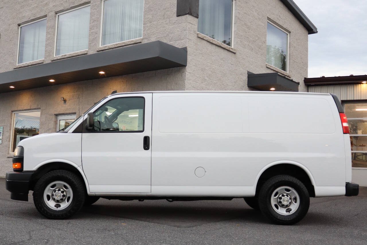 Used 2020 Chevrolet Express 2500 RWD image 9