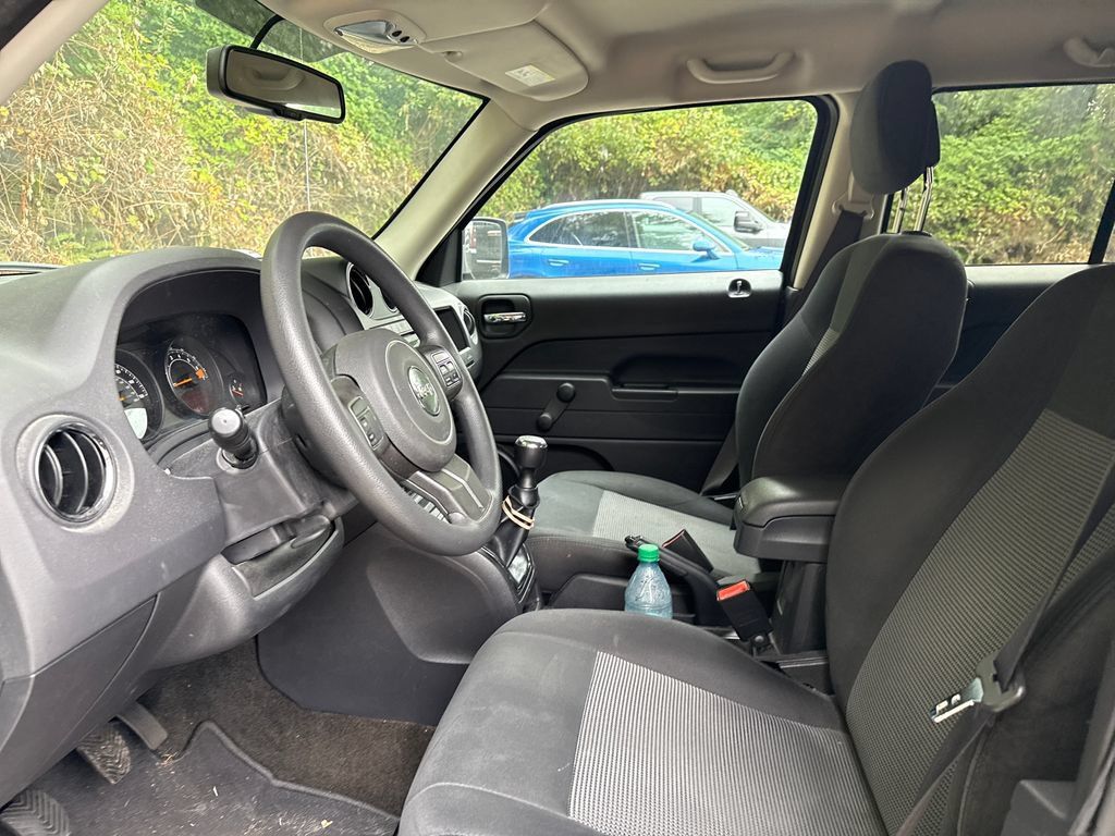 Used 2016 Jeep Patriot Sport FWD image 16