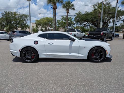 Used 2020 Chevrolet Camaro SS RWD image 3