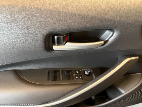 Used 2020 Toyota Corolla SE image 18