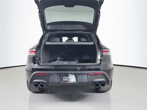 Certified 2026 Porsche Macan Turbo AWD/4WD image 36