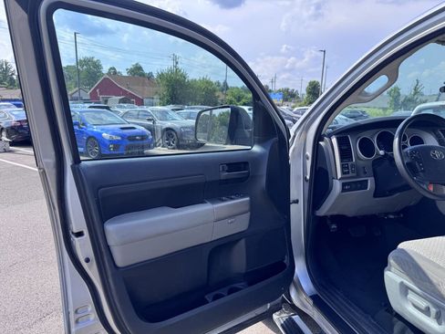 Used 2012 Toyota Tundra 4x4 Double Cab w/ SR5 Pkg image 10