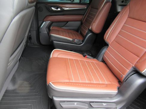 Used 2024 GMC Yukon XL Denali Ultimate image 31