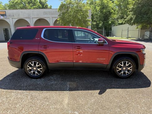 Used 2023 GMC Acadia SLE w/ LPO, Floor Liner Package AWD/4WD image 4