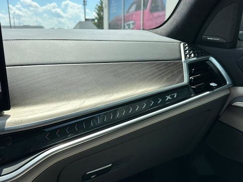 Certified 2025 BMW X7 xDrive40i w/ Executive Package AWD/4WD image 25