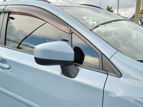 Used 2018 Subaru Crosstrek 2.0i Premium AWD/4WD image 9