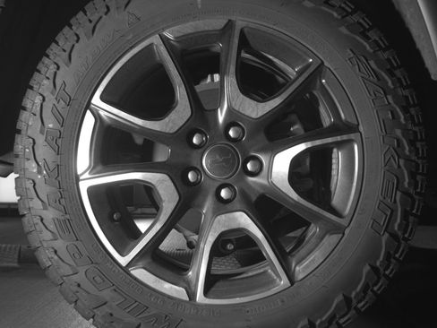 Used 2025 Jeep Compass Trailhawk image 15