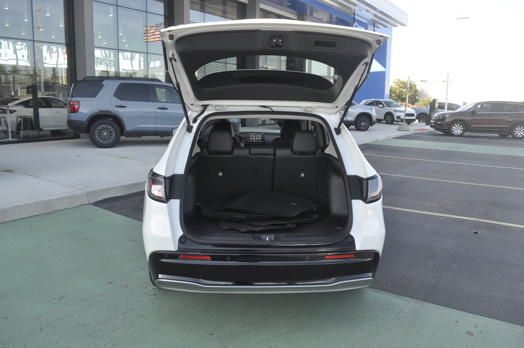 Used 2024 Honda HR-V EX-L image 11