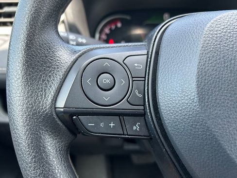 Used 2025 Toyota RAV4 XLE image 20